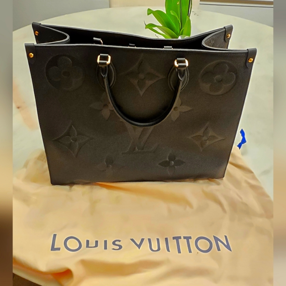 Louis Vuitton Empreinte Leather On The Go GM
